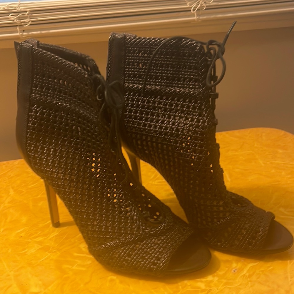 Sam Edelman size 9 open toe booties.